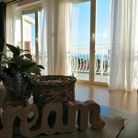Apartment Near The Sea-Self Check-In Podstrana Esterno foto