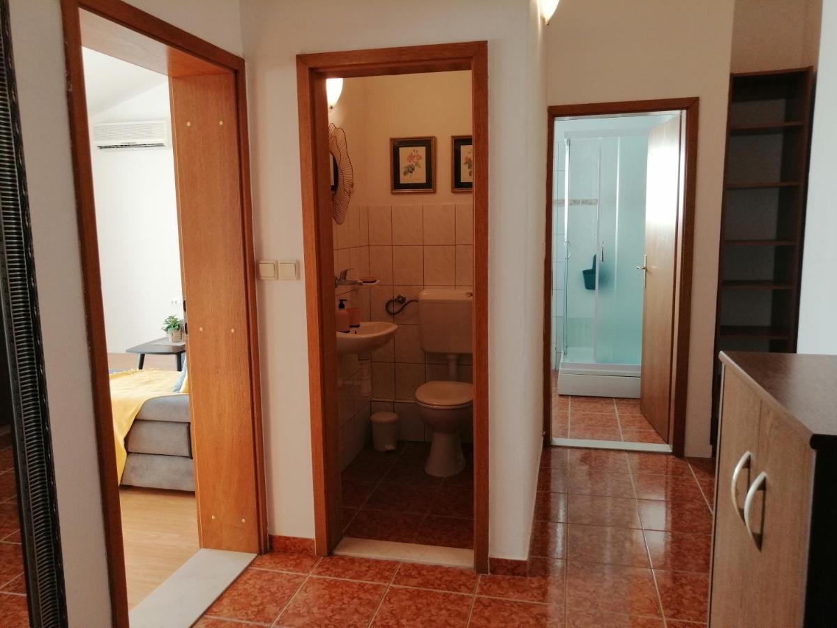 Apartment Near The Sea-Self Check-In Podstrana Esterno foto