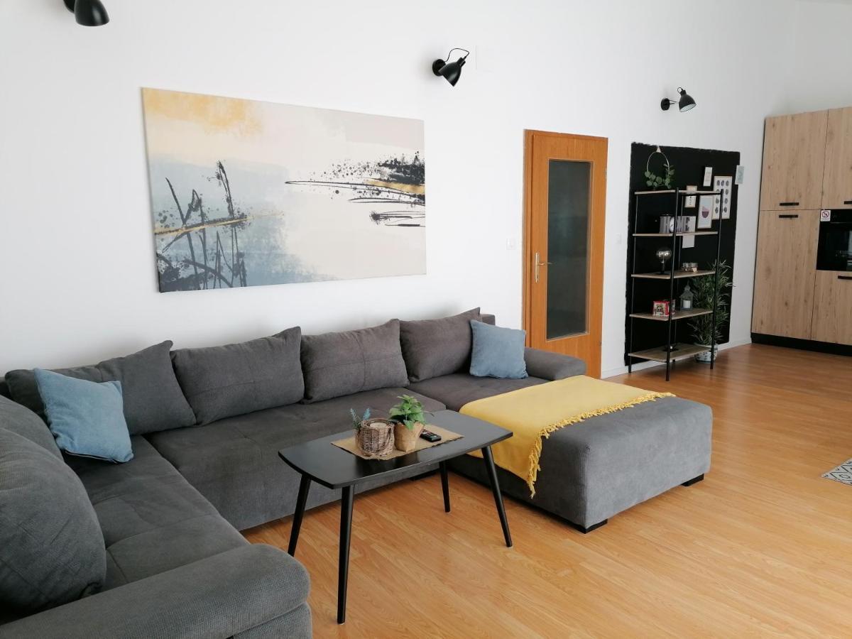 Apartment Near The Sea-Self Check-In Podstrana Esterno foto