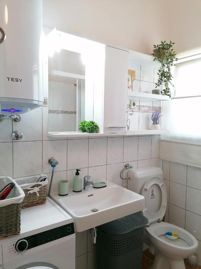 Apartment Near The Sea-Self Check-In Podstrana Esterno foto
