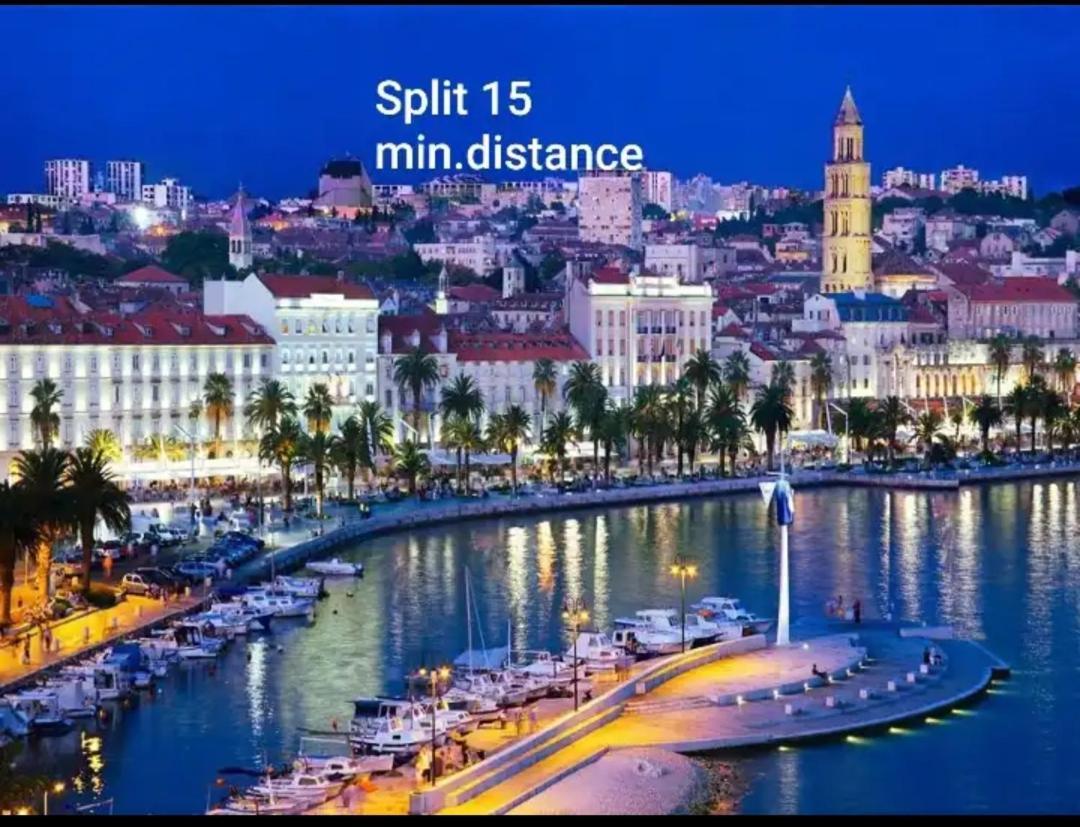 Apartment Near The Sea-Self Check-In Podstrana Esterno foto
